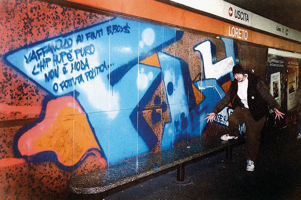 "FLY", FLYCAT, banchina della stazione Metropolitana linea 1 Loreto, Milano,1992.