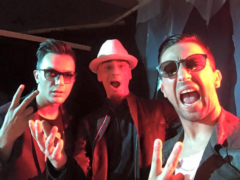 Two_Fingerz_JAx_Uomo_Nero Two_Fingerz_JAx_Uomo_Nero