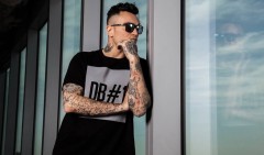 Guè Pequeno: il primo italiano ad uscire su etichetta Universal Music/Def Jam Recordings