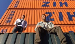 Un sacco di gente nel video di Scooteroni RMX di Marracash e Guè Pequeno