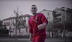 Rocco Hunt sorprende i propri fan con il video Mario Merola Flow