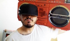 Ensi ripercorre 10 anni di rime nel nuovo appuntamento di Freestyle Roulette