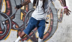 Lil Wayne in uno skatepark nel video Skate It Off