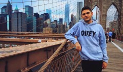 Sace gira per le vie di New York nel video del suo nuovo singolo Strawdog