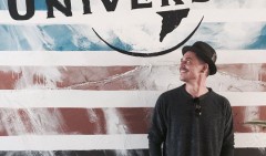 Santiago firma con la Universal e annuncia il nuovo album