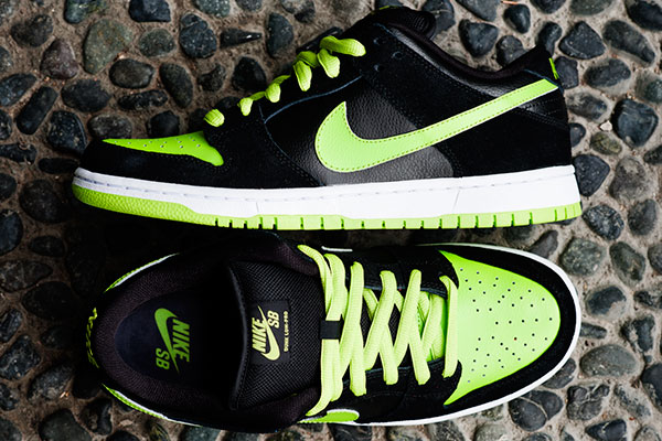 nike-sb-dunk-low-pro-neon-j-pack-black-chartreuse-02