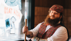 Baby Blue, il video di Action Bronson ispirato a Il Principe Cerca Moglie