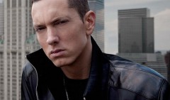 Eminem - Berzerk (lyric video)