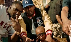 Kendrick Lamar in giro per Compton nel video 