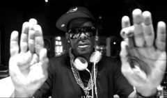 R. Kelly ft. 2 Chainz - My Story (video)